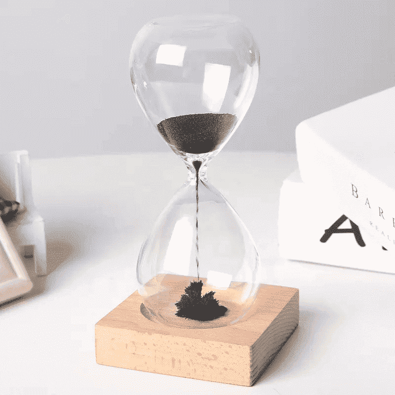 Magnetic hourglass