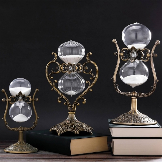 Heart-shaped hourglass timer