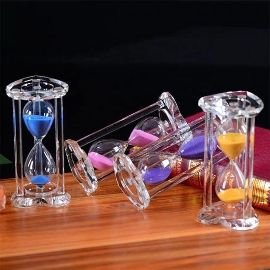 Heart-shaped glass hourglass timer