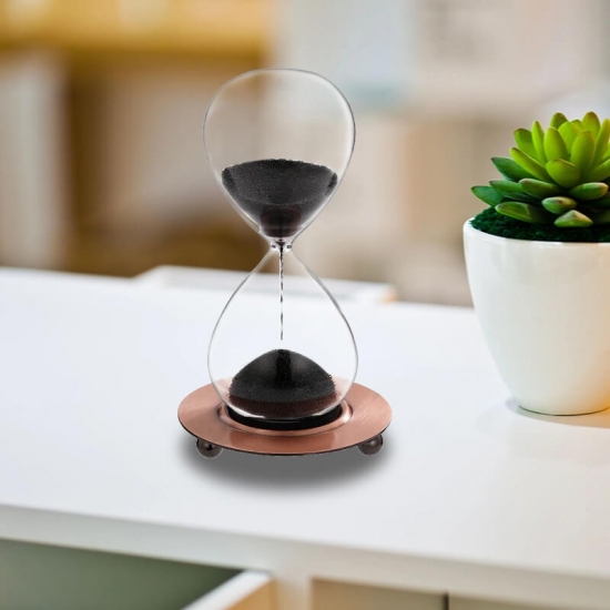 Magnetic hourglass with metal base