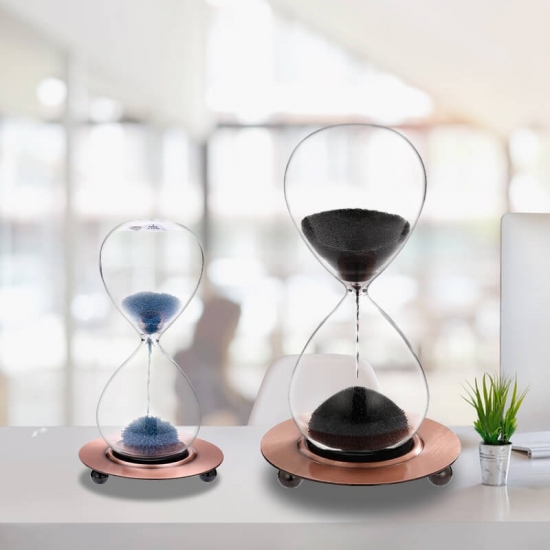 Magnetic hourglass with metal base