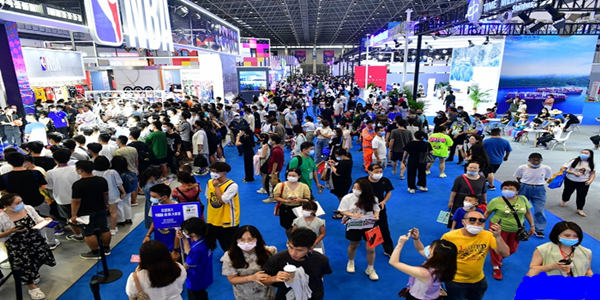The First Day of the China Consumer Expo's public Open Day Ushered in A Shopping Spree